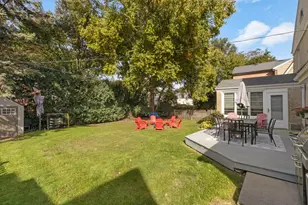 6836 N Kenton Ave, Lincolnwood, IL 60712 - Photo 17