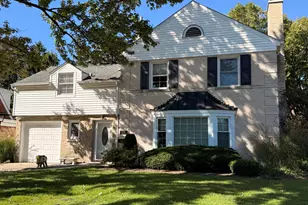 6836 N Kenton Ave, Lincolnwood, IL 60712 - Photo 1