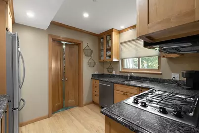 6836 N Kenton Avenue, Lincolnwood, IL 60712 - Photo 9