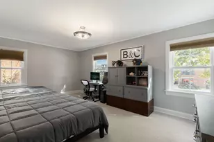 6836 N Kenton Ave, Lincolnwood, IL 60712 - Photo 13