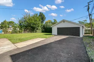937 Pamela Dr, Bensenville, IL 60106 - Photo 25