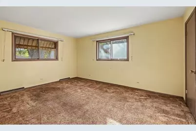 940 Ridgeland Avenue, Mundelein, IL 60060 - Photo 11