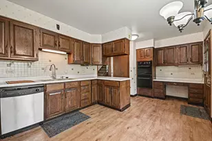 940 Ridgeland Ave, Mundelein, IL 60060 - Photo 7