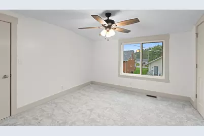 155 E Miller Avenue, Hinckley, IL 60520 - Photo 23