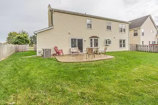 320 E Fox Hill Dr, Buffalo Grove, IL 60089 - Photo 25