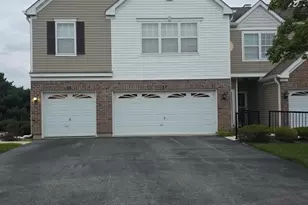 37 Arboretum Dr, Lombard, IL 60148 - Photo 1
