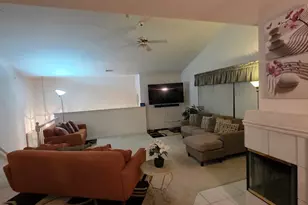 37 Arboretum Dr, Lombard, IL 60148 - Photo 5