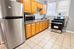 8012 S Essex Ave, Chicago, IL 60617 - Photo 5