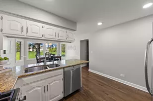 1N210 Coventry Dr, Wheaton, IL 60188 - Photo 13