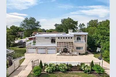 8650 W Davis Street, Des Plaines, IL 60016 - Photo 1
