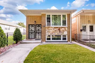 3715 S 52nd Ct, Cicero, IL 60804 - Photo 1