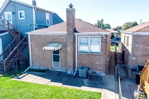 5735 S Moody Ave, Chicago, IL 60638 - Photo 9
