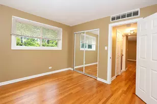 10113 Old Orchard Ct, Skokie, IL 60076 - Photo 11
