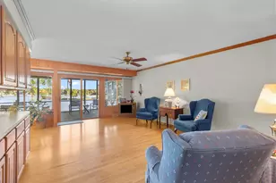 24 Holiday Dr, Lake Holiday, IL 60552 - Photo 11