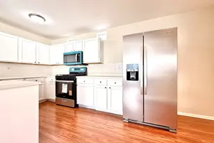 140 Mountain Laurel Ct, Romeoville, IL 60446 - Photo 5