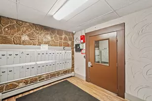 9520 S Mayfield Ave, Oak Lawn, IL 60453 - Photo 17