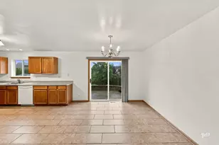 219 Meadowvale Ln, Poplar Grove, IL 61065 - Photo 5
