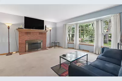17914 S Hood Avenue, Homewood, IL 60430 - Photo 7
