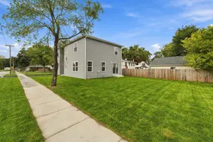 201 N Bierman Ave, Villa Park, IL 60181 - Photo 3