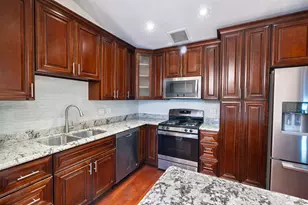 2673 S Embers Ln, Arlington Heights, IL 60005 - Photo 7