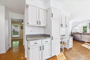 359 Banbury Ln, Grayslake, IL 60030 - Photo 9