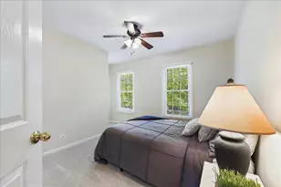 359 Banbury Ln, Grayslake, IL 60030 - Photo 17