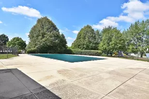 1460 Fairlane Dr, Schaumburg, IL 60193 - Photo 13