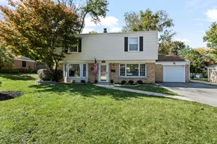 423 S 4th Ave, Libertyville, IL 60048 - Photo 1