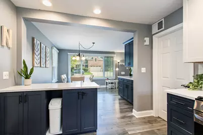 423 S 4th Avenue, Libertyville, IL 60048 - Photo 11