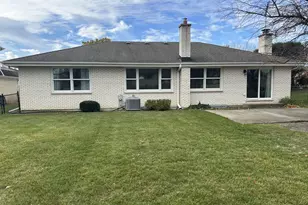 2811 N Harvard Ave, Arlington Heights, IL 60004 - Photo 13