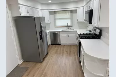 2811 N Harvard Avenue, Arlington Heights, IL 60004 - Photo 3