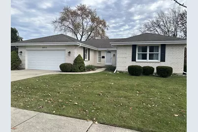 2811 N Harvard Avenue, Arlington Heights, IL 60004 - Photo 1