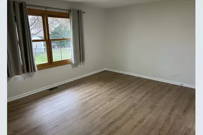 2811 N Harvard Avenue, Arlington Heights, IL 60004 - Photo 5