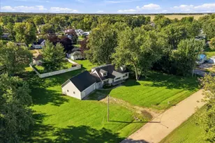 147 W Hubbard St, Amboy, IL 61310 - Photo 9