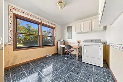147 W Hubbard Street, Amboy, IL 61310 - Photo 23