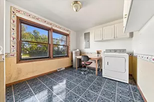 147 W Hubbard St, Amboy, IL 61310 - Photo 23