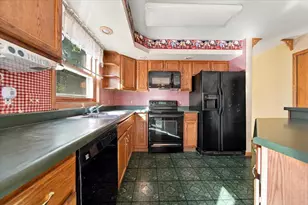 147 W Hubbard St, Amboy, IL 61310 - Photo 21