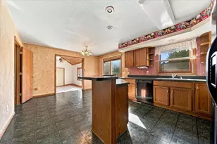 147 W Hubbard St, Amboy, IL 61310 - Photo 17