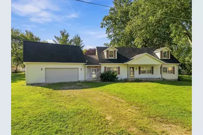 147 W Hubbard Street, Amboy, IL 61310 - Photo 1