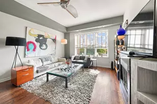 2510 W Irving Park Rd, Chicago, IL 60618 - Photo 11