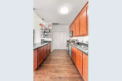 2510 W Irving Park Road #306, Chicago, IL 60618 - Photo 7