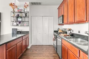 2510 W Irving Park Rd, Chicago, IL 60618 - Photo 7