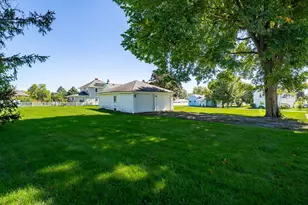 406 E Cherry St, Chatsworth, IL 60921 - Photo 7