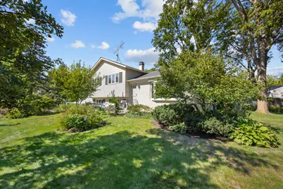 90 Park Lane, Lake Bluff, IL 60044 - Photo 3