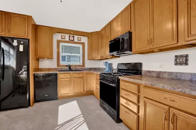 427 E Fullerton Avenue, Glendale Heights, IL 60139 - Photo 7