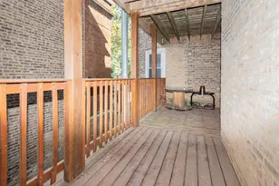 7074 N Wolcott Ave, Chicago, IL 60626 - Photo 9