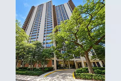 1255 N Sandburg Terrace #812, Chicago, IL 60610 - Photo 1