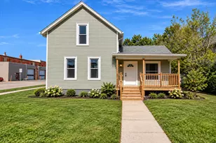 429 W Ottawa St, Sycamore, IL 60178 - Photo 1