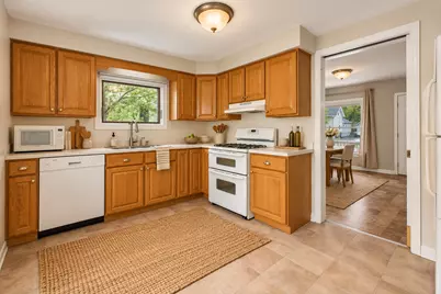 429 W Ottawa Street, Sycamore, IL 60178 - Photo 3