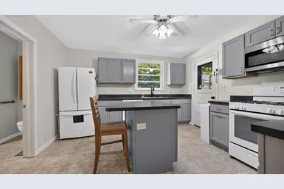 510 1/2 E Mulberry Street, Bloomington, IL 61701 - Photo 21